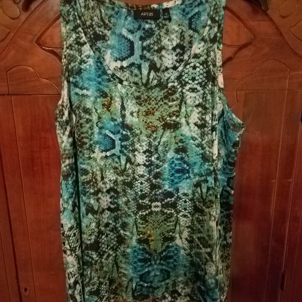 Apt. 9 Print Top